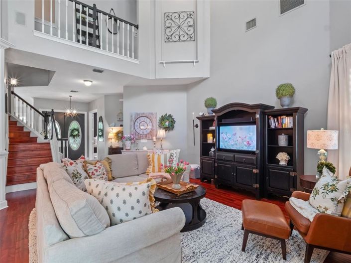 Image No.15-6 Bed Property for sale