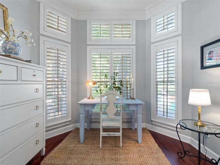 Image No.18-6 Bed Property for sale