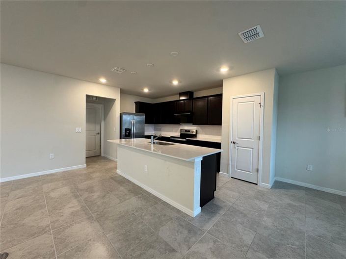 Image No.2-4 Bed Property for sale