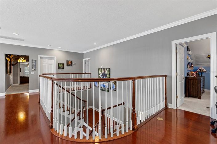 Image No.24-6 Bed Property for sale