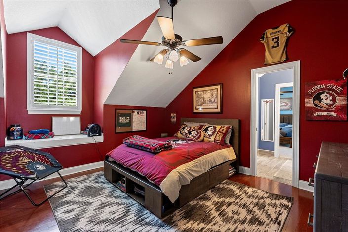 Image No.26-6 Bed Property for sale