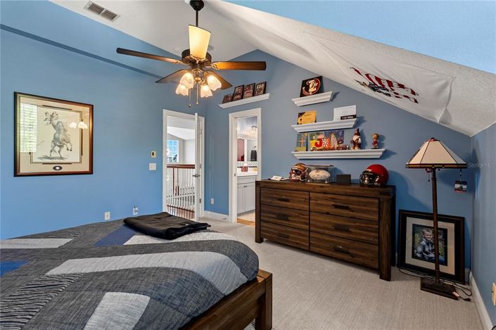 Image No.30-6 Bed Property for sale