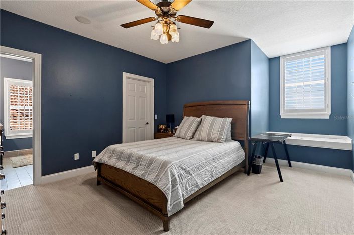 Image No.36-6 Bed Property for sale