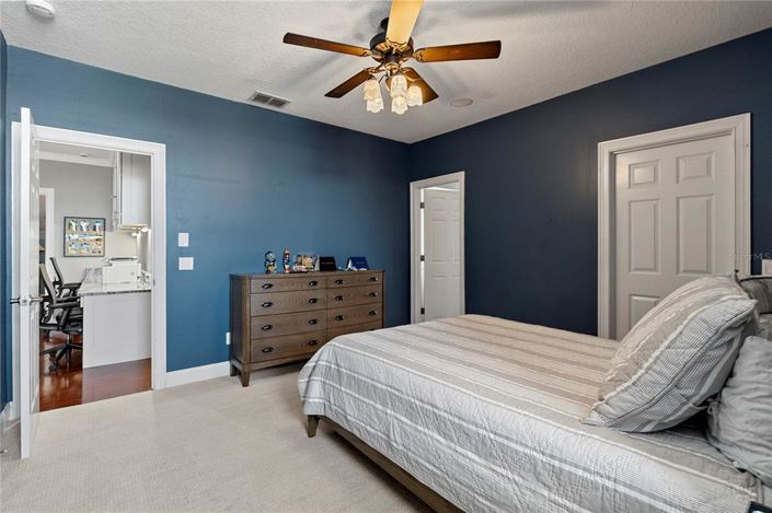 Image No.37-6 Bed Property for sale