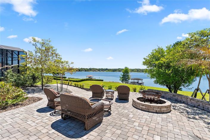 Image No.50-6 Bed Property for sale