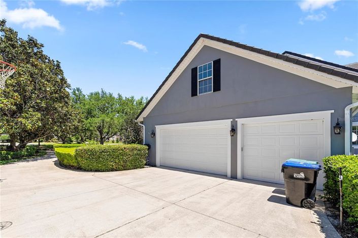 Image No.56-6 Bed Property for sale