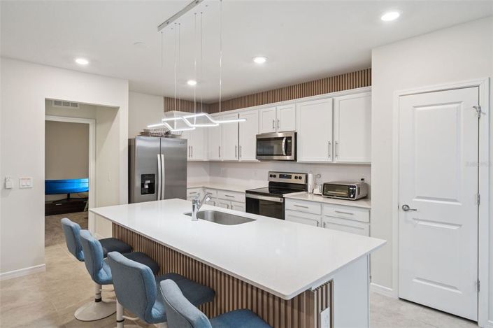 Image No.11-5 Bed Property for sale