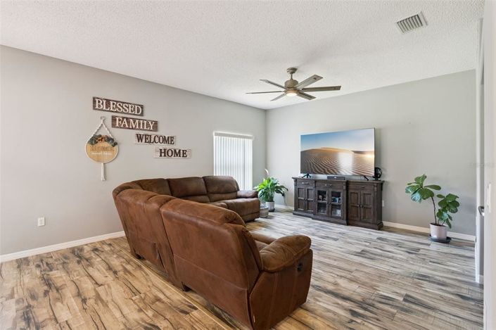 Image No.16-3 Bed Property for sale