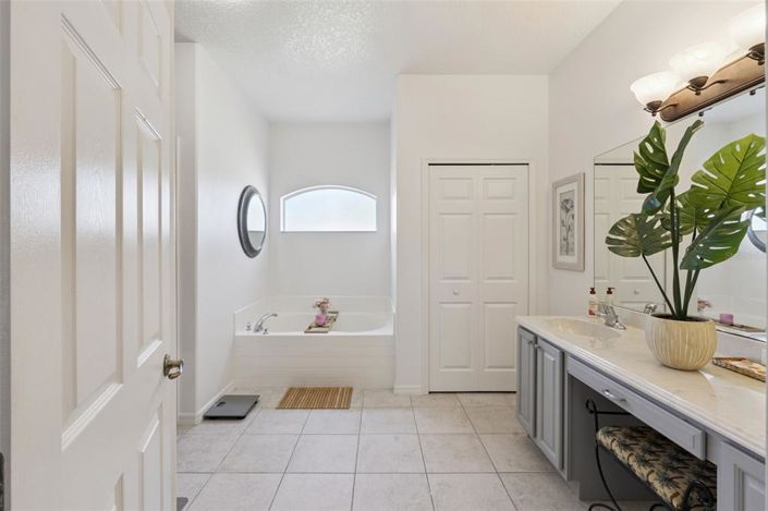 Image No.20-3 Bed Property for sale