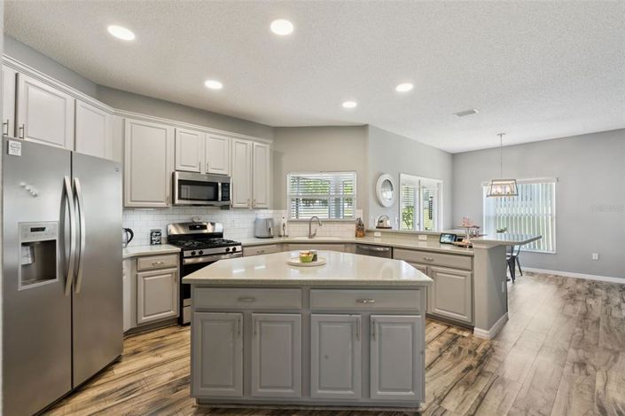 Image No.6-3 Bed Property for sale