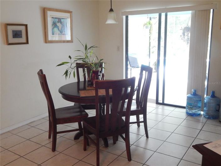 Image No.4-4 Bed Property for sale