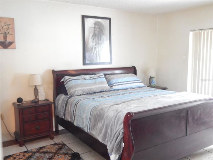 Image No.5-4 Bed Property for sale