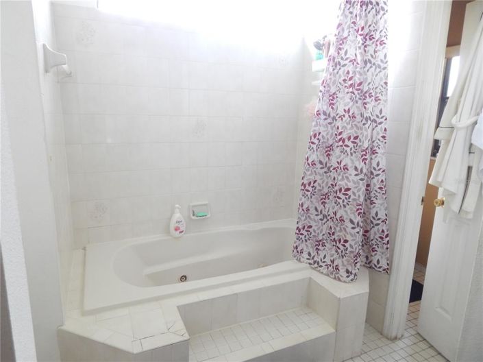 Image No.7-4 Bed Property for sale