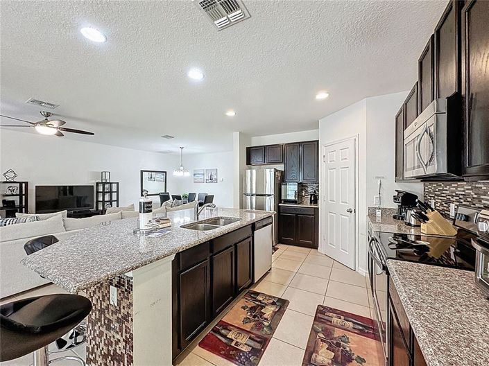 Image No.17-4 Bed Property for sale