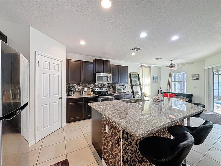 Image No.20-4 Bed Property for sale