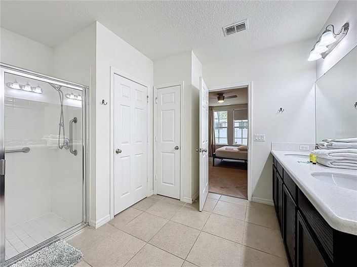 Image No.35-4 Bed Property for sale