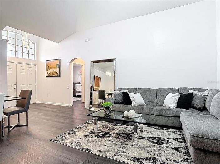 Image No.12-3 Bed Property for sale