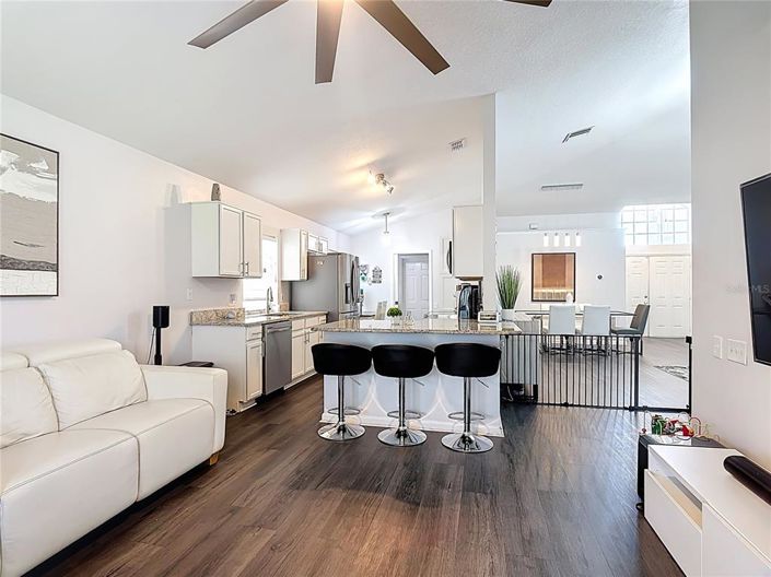 Image No.17-3 Bed Property for sale