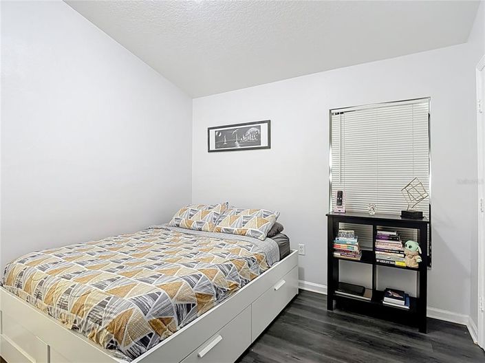 Image No.29-3 Bed Property for sale