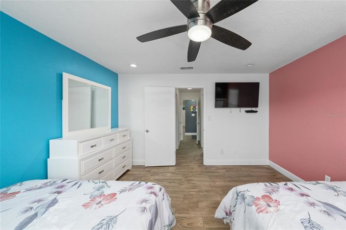 Image No.17-3 Bed Property for sale