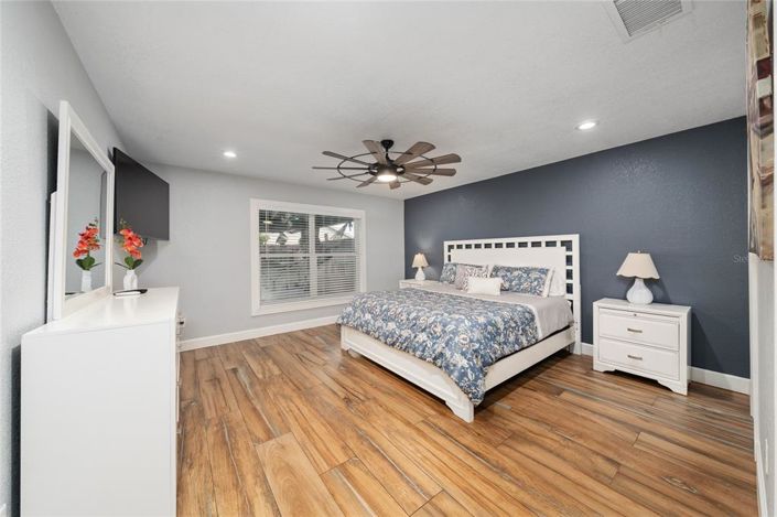 Image No.14-3 Bed Property for sale