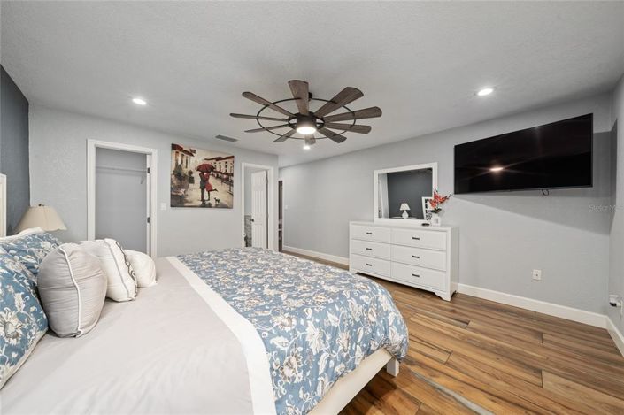 Image No.15-3 Bed Property for sale