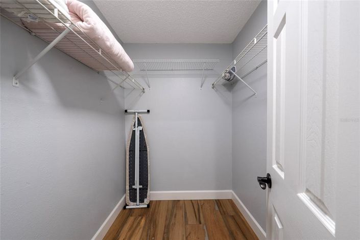 Image No.17-3 Bed Property for sale