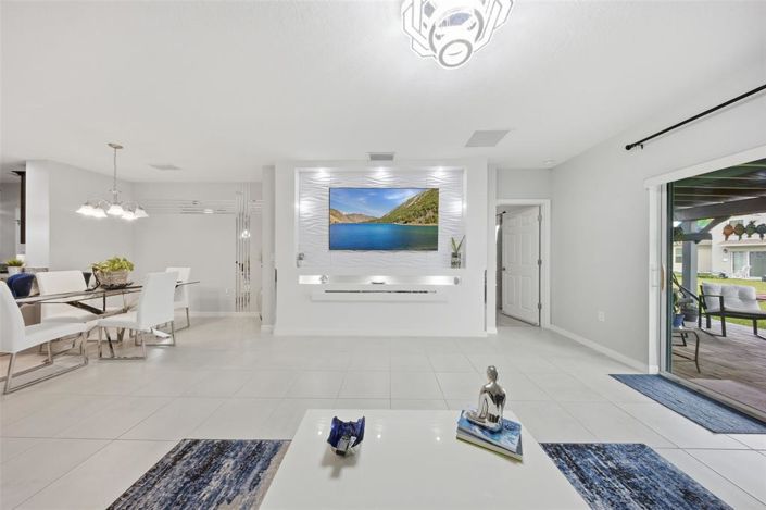 Image No.17-4 Bed Property for sale