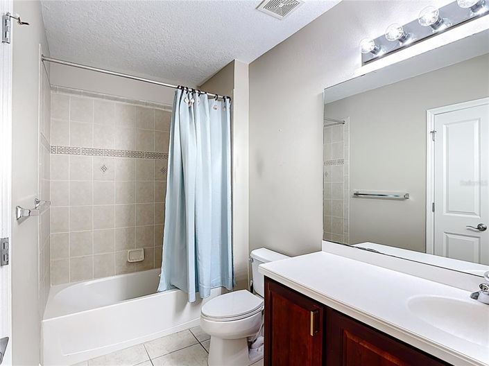 Image No.28-3 Bed Property for sale