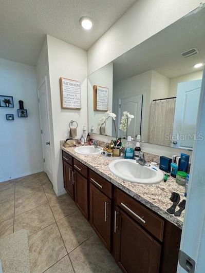 Image No.40-3 Bed Property for sale