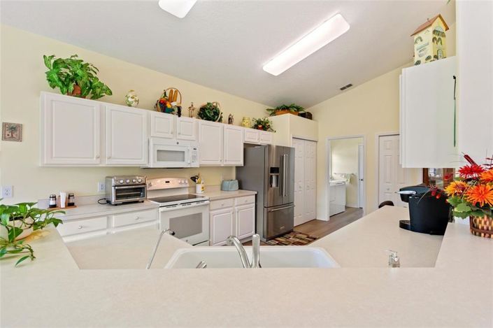 Image No.17-3 Bed Property for sale