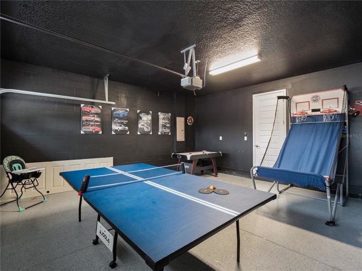 Image No.5-6 Bed Property for sale