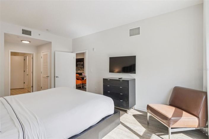 Image No.12-2 Bed Property for sale