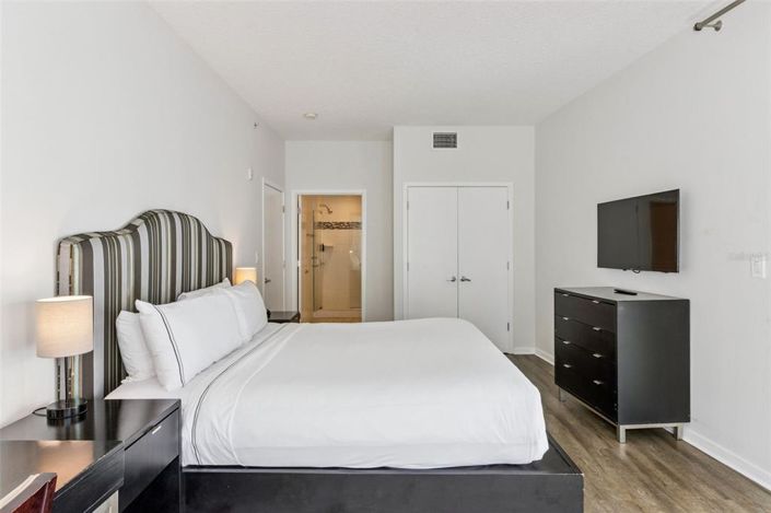 Image No.16-2 Bed Property for sale