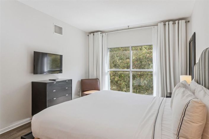 Image No.18-2 Bed Property for sale