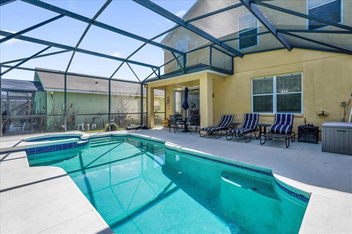 Image No.2-4 Bed Property for sale