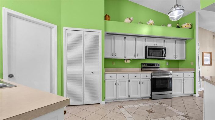 Image No.10-4 Bed Property for sale