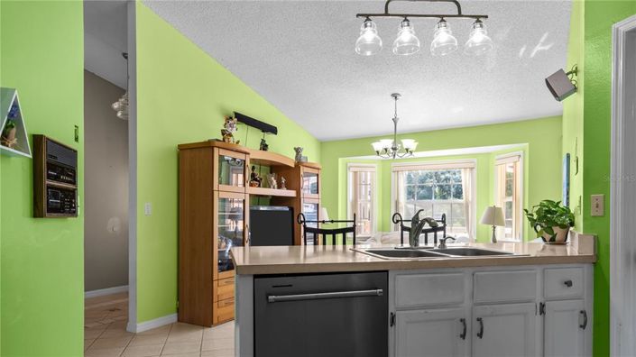 Image No.5-4 Bed Property for sale