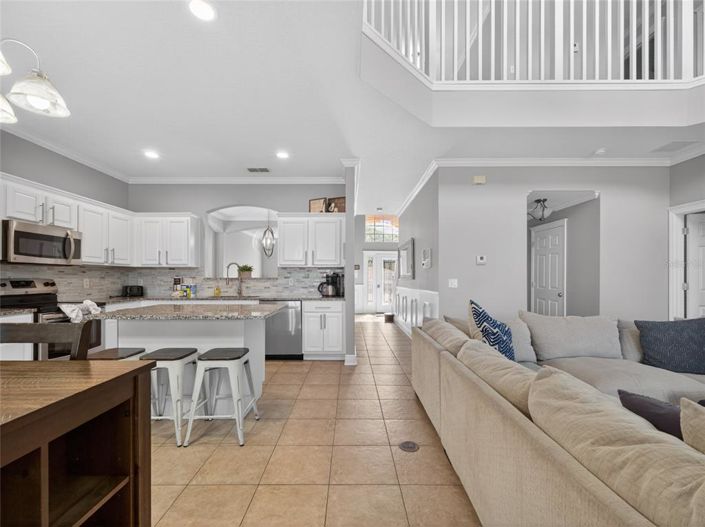 Image No.10-6 Bed Property for sale