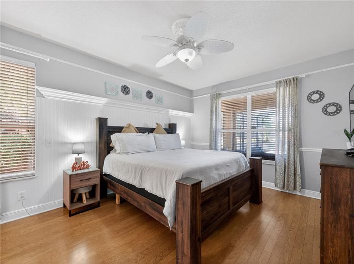 Image No.17-6 Bed Property for sale