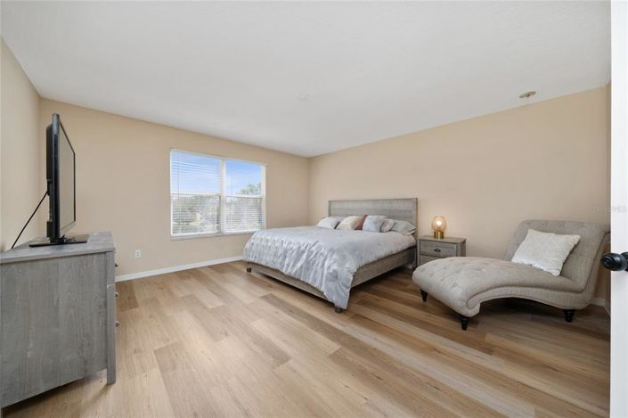 Image No.19-5 Bed Property for sale