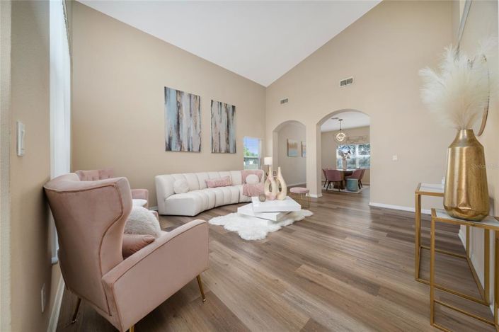 Image No.7-5 Bed Property for sale