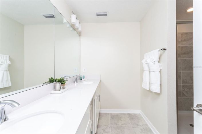 Image No.28-3 Bed Property for sale