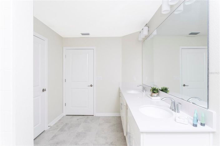 Image No.35-3 Bed Property for sale