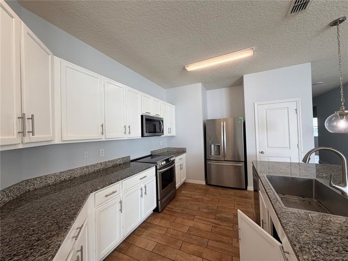 Image No.10-4 Bed Property for sale