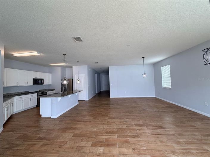 Image No.11-4 Bed Property for sale