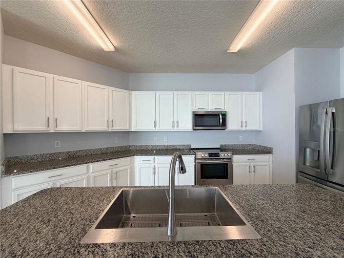 Image No.6-4 Bed Property for sale