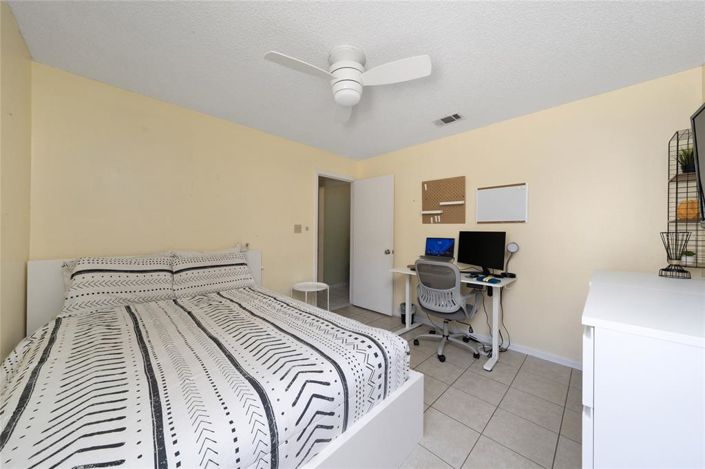 Image No.15-3 Bed Property for sale