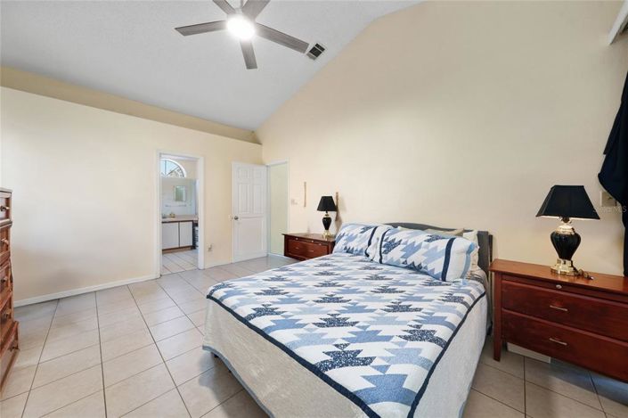 Image No.20-3 Bed Property for sale