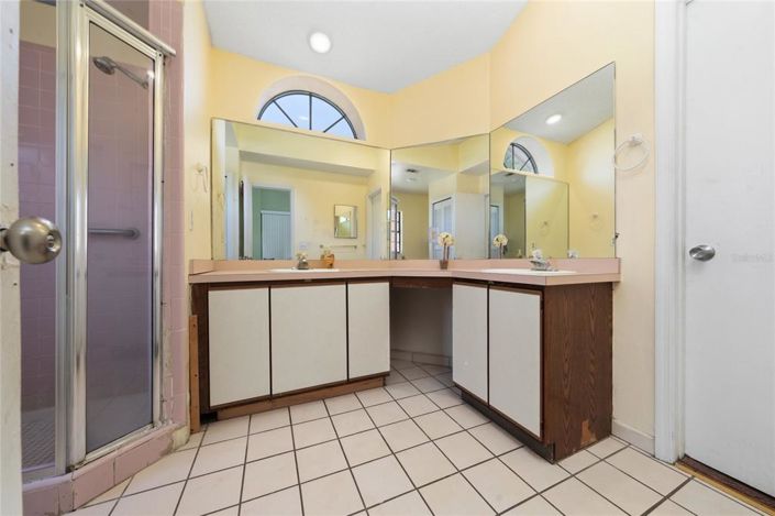 Image No.21-3 Bed Property for sale